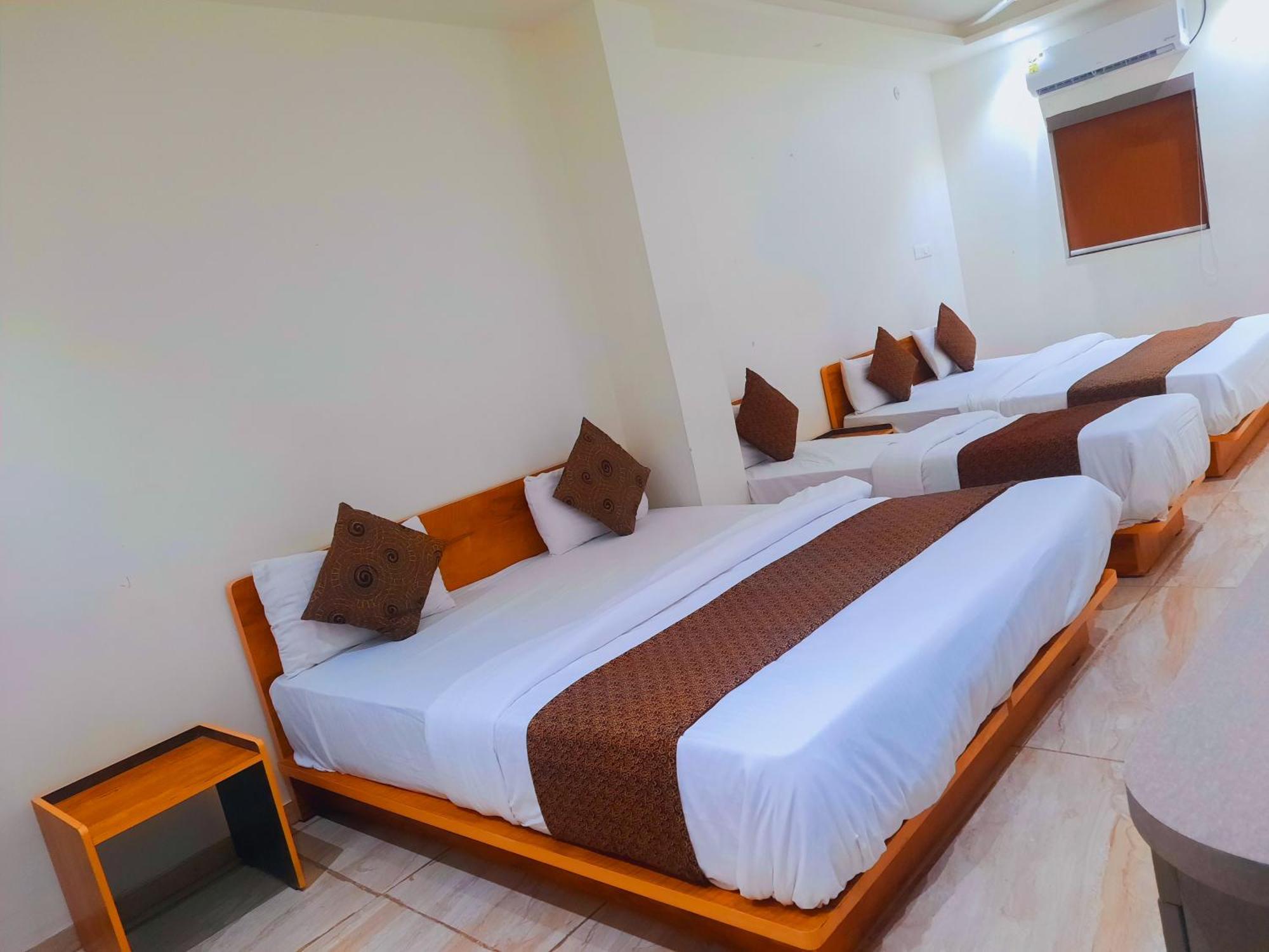 Hotel Nova Pride Rajkot Exterior foto