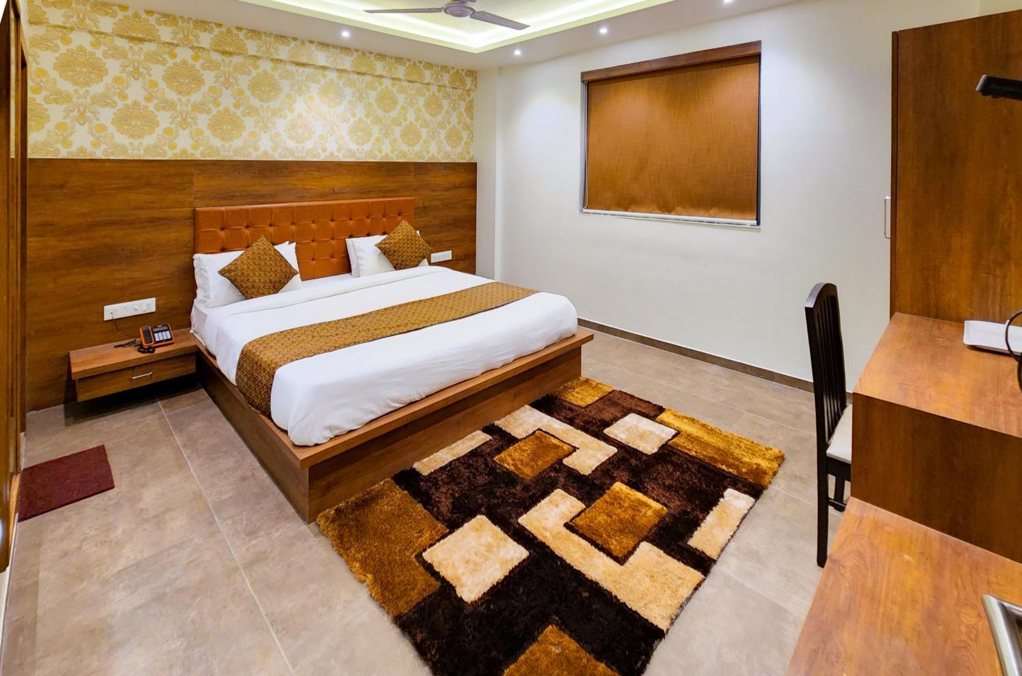 Hotel Nova Pride Rajkot Exterior foto